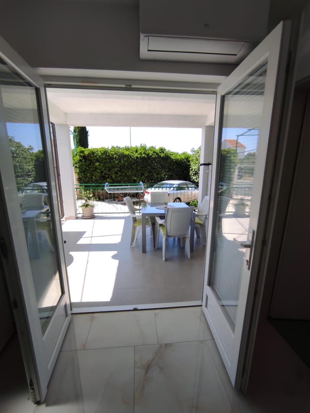 Apartment With Terrace And Garden Pirovac Extérieur photo